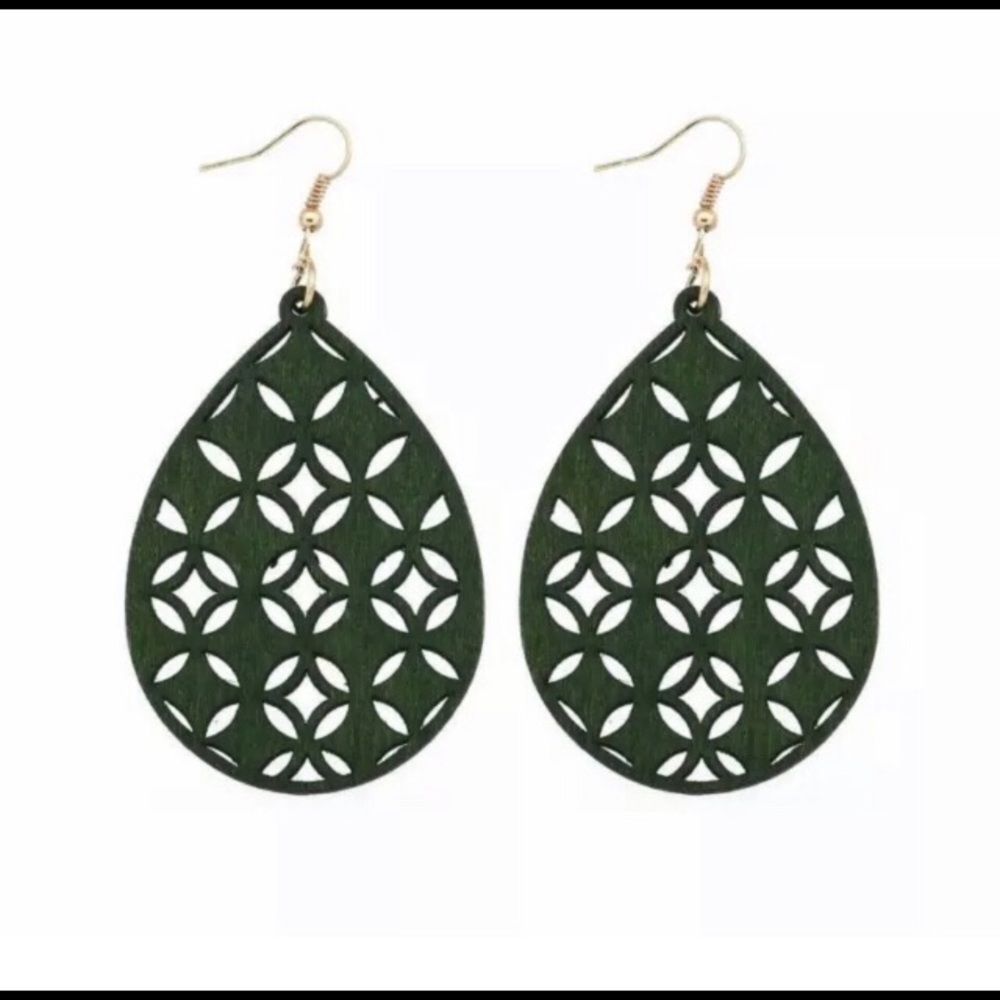 🌴Black Wooden Filagree Teardrop Earrings